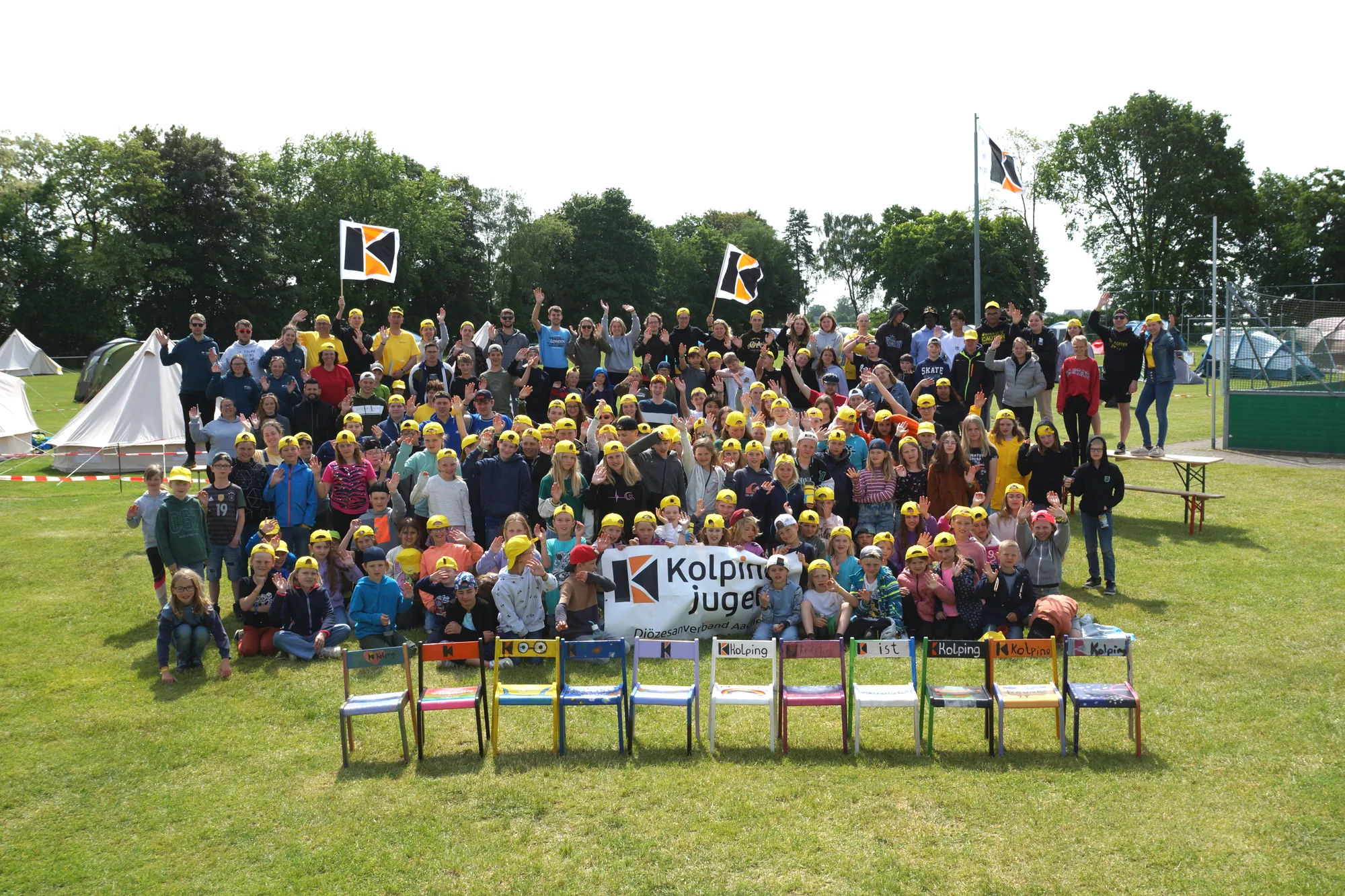 Grosse Gruppe der Kolpingjugend beim Pfingstzeltlager