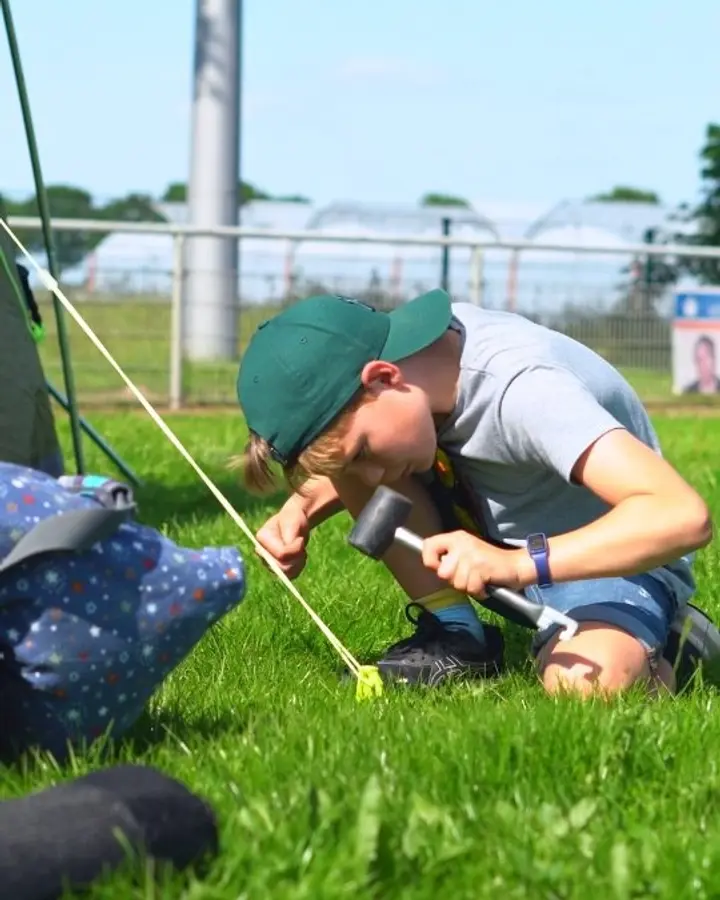 Das hier ist MEHR als nur ein Zeltlager. Das hier ist Gemeinschaftsgefühl. 🌍👇